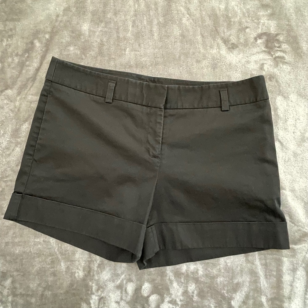 Express Womens Black Cuffed Tailored Chino Shorts Size 8 Mid Rise Cotton Stretch